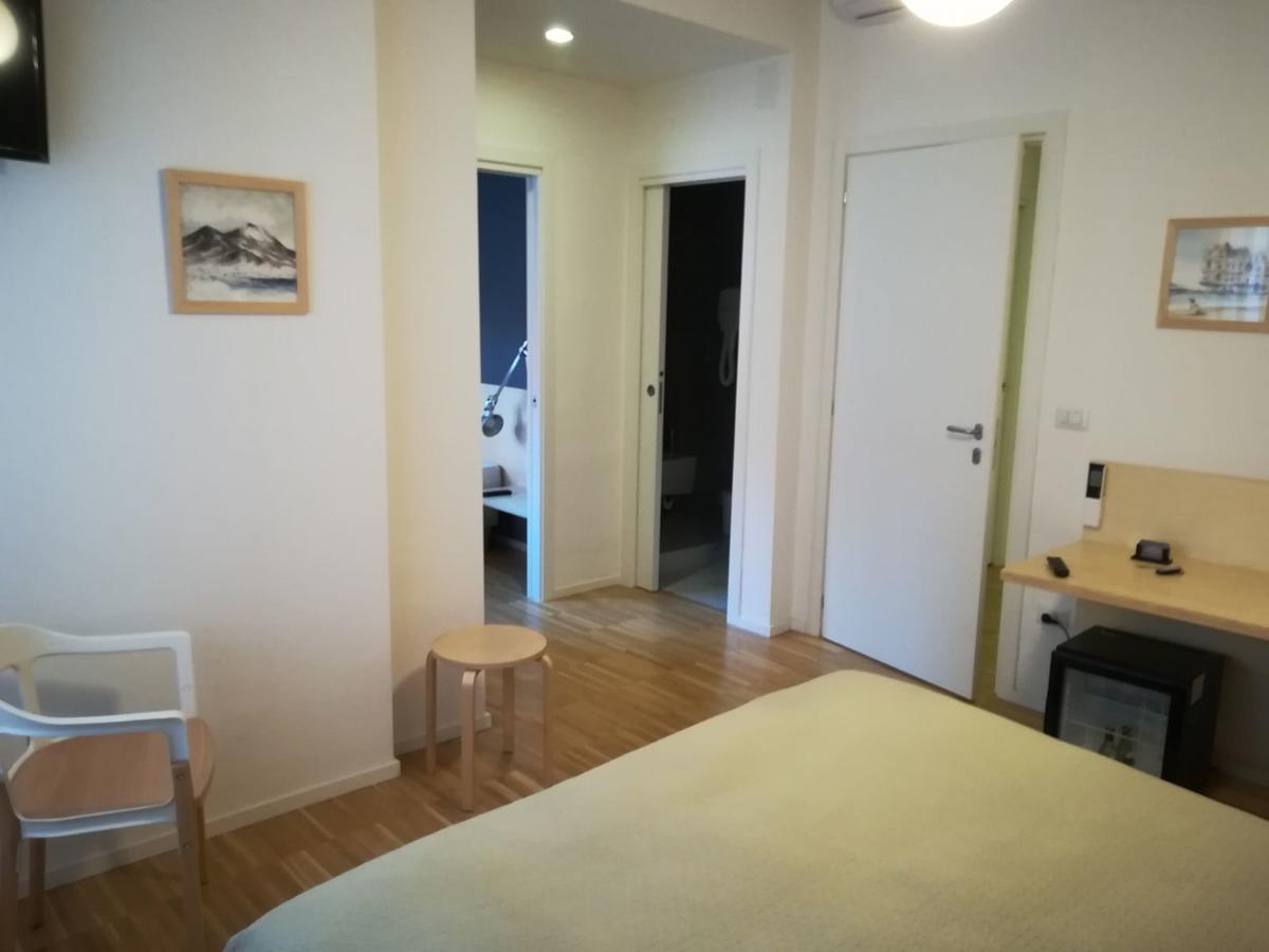 לינה וארוחת בוקר נאפולי Le Stanze Di Piazza Dei Martiri מראה חיצוני תמונה