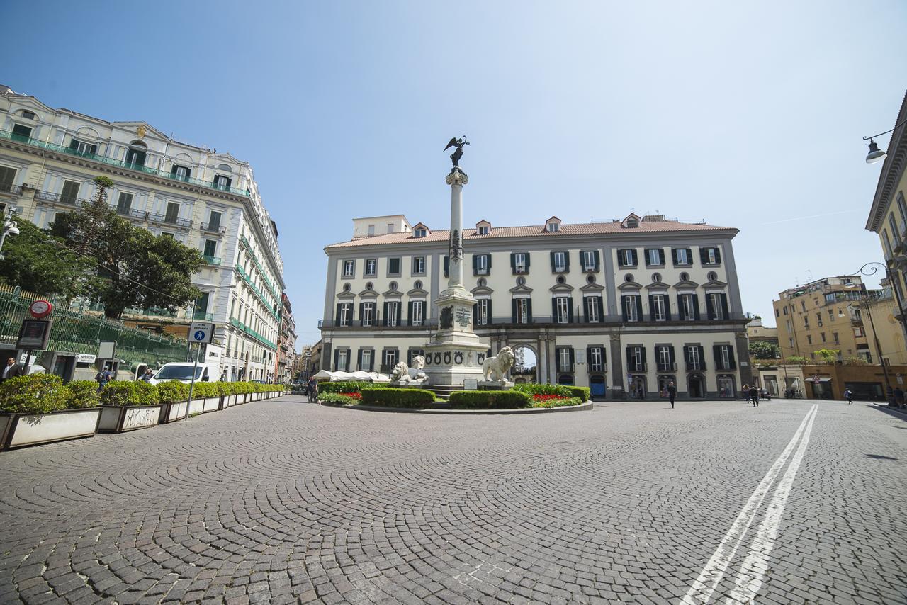לינה וארוחת בוקר נאפולי Le Stanze Di Piazza Dei Martiri מראה חיצוני תמונה