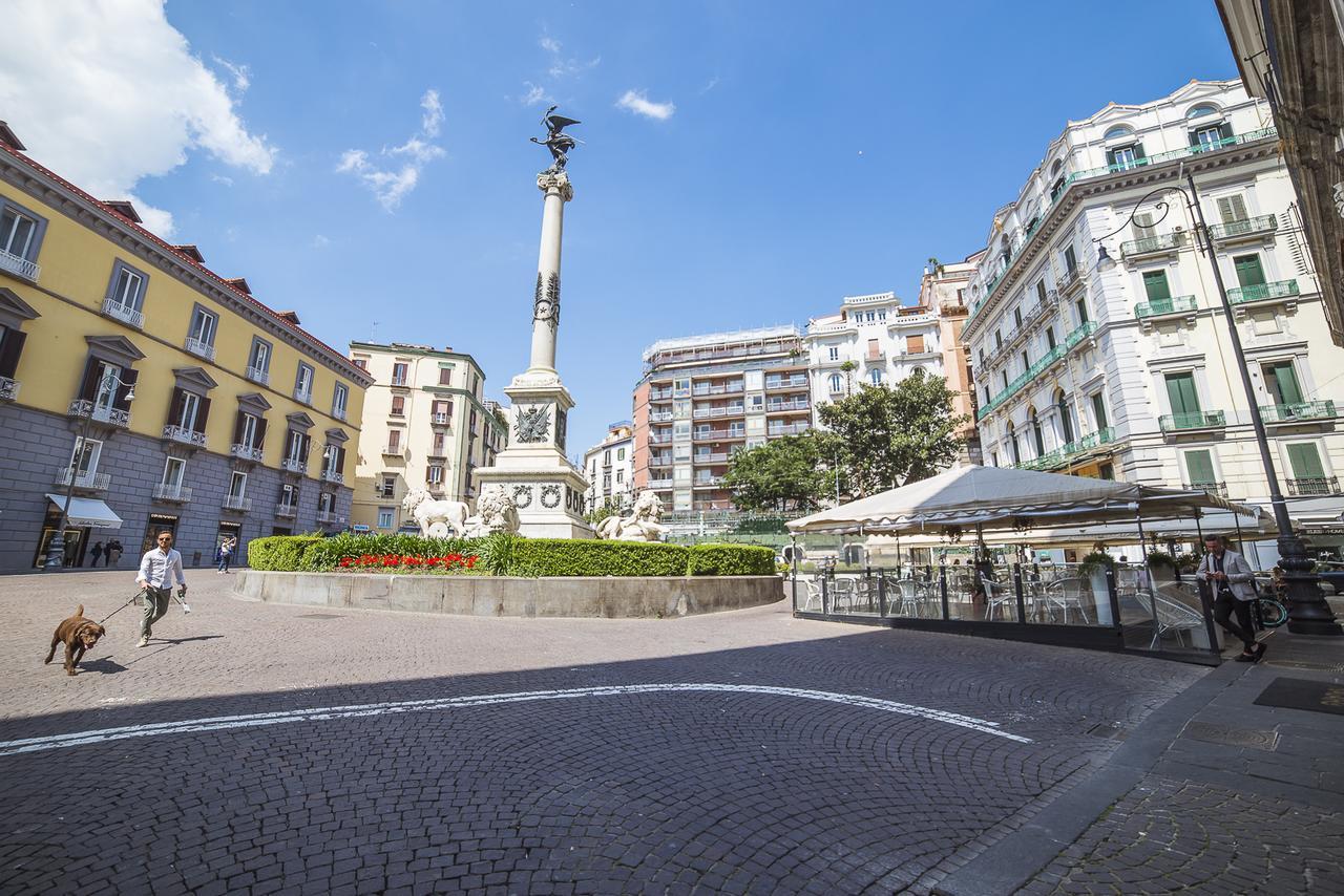 לינה וארוחת בוקר נאפולי Le Stanze Di Piazza Dei Martiri מראה חיצוני תמונה